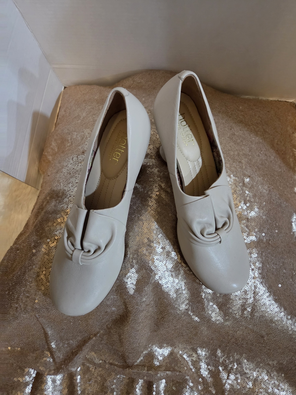 hotter Cream Knot Detail Women's Pumps